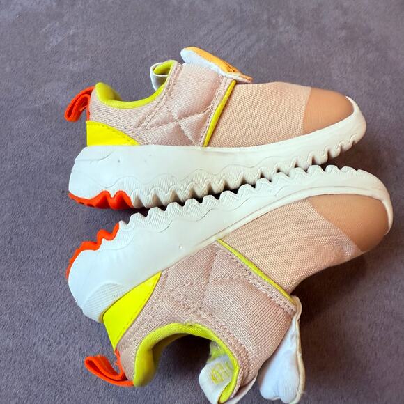 Adidas x Disney Suru365 Winnie the Pooh Tigger Slip-On Shoes Sneakers US 7 7K - Picture 7 of 10